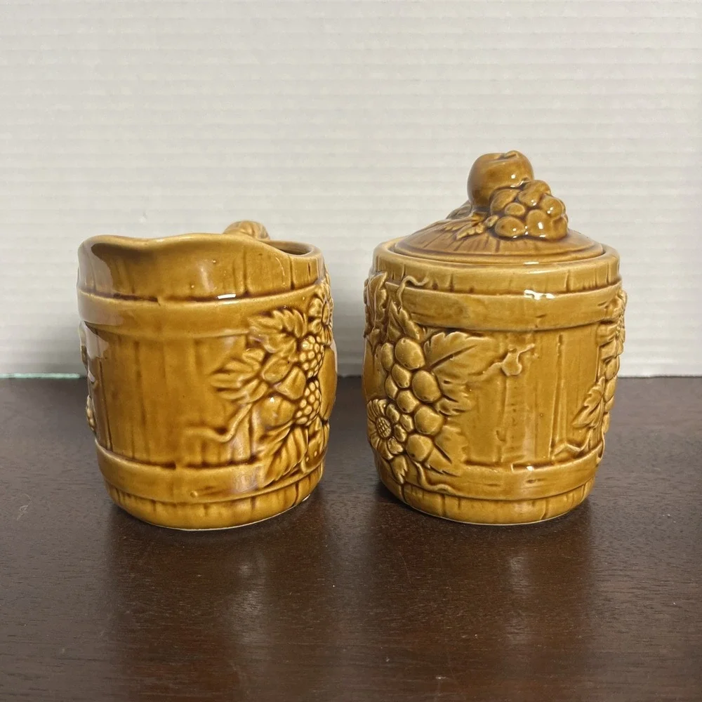Vtg‎ Japan Ceramic Cream & Sugar Set Brown Barrell Harvest MCM Cottage Farmhouse